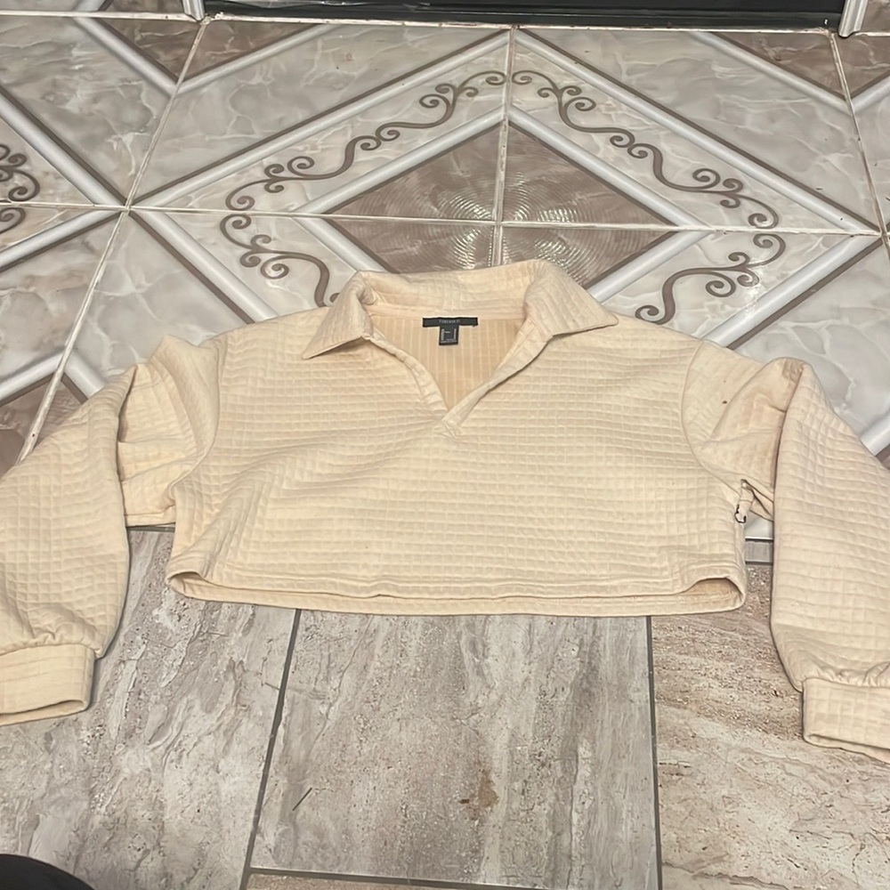 Long sleeve cream crop top